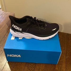 Hokas - never worn